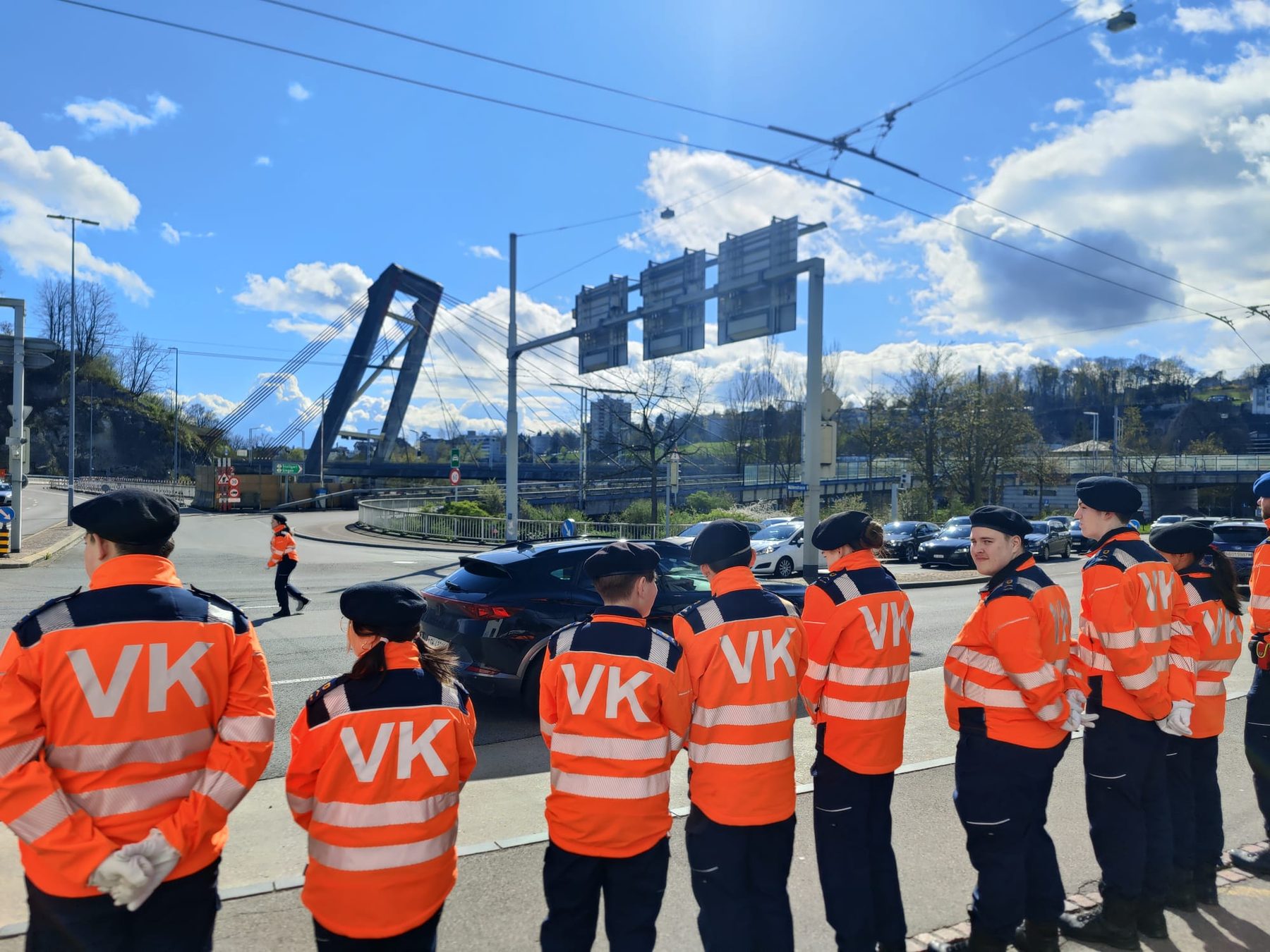Übung zur Verkehrsregelung beim Wiederholungskurs März 2024 – Aufnahme 3