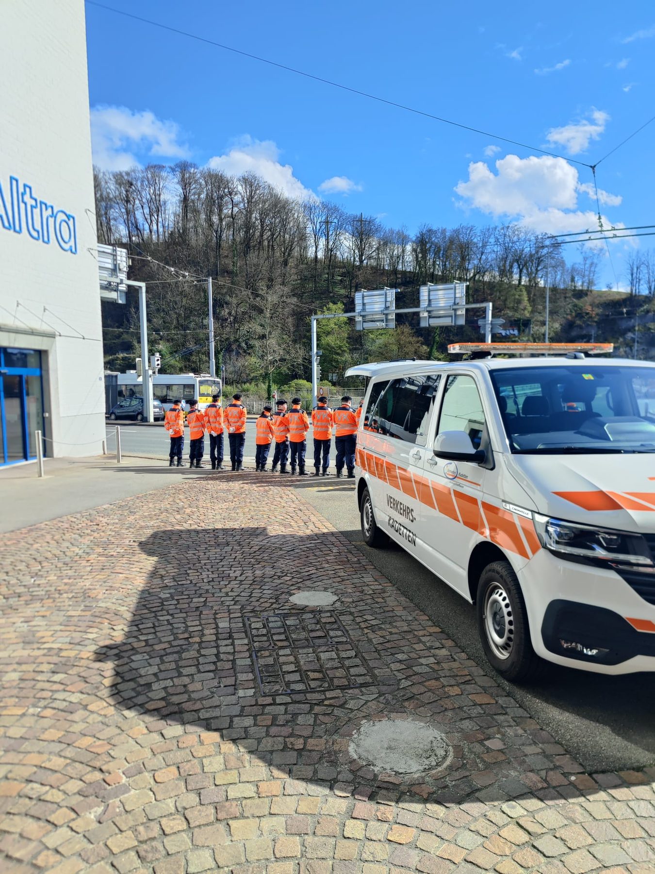Übung zur Verkehrsregelung beim Wiederholungskurs März 2024 – Aufnahme 5