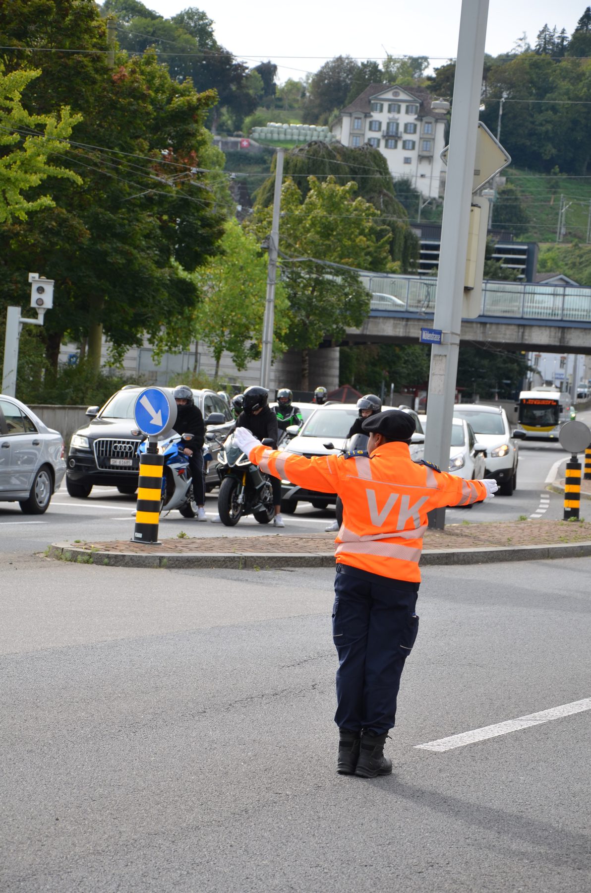 Verkehrsregelung beim Wiederholungskurs September 2024 – Aufnahme 7