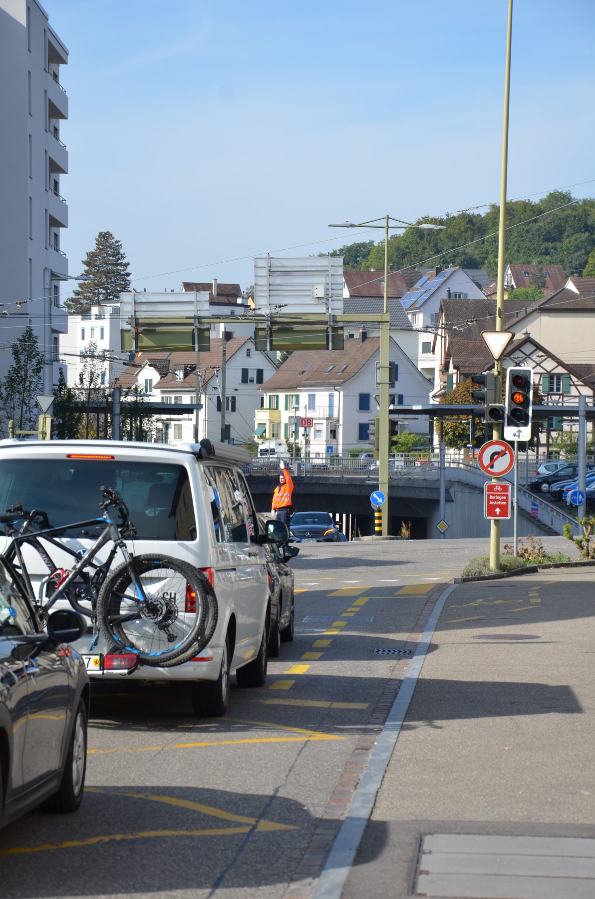 Verkehrsregelung beim Wiederholungskurs September 2024 – Aufnahme 8